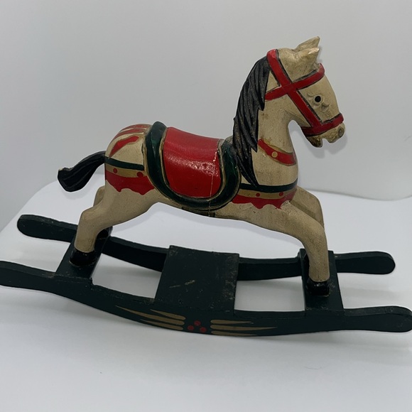 Set of 4 vintage hand made wooden horses - Picture 4 of 14